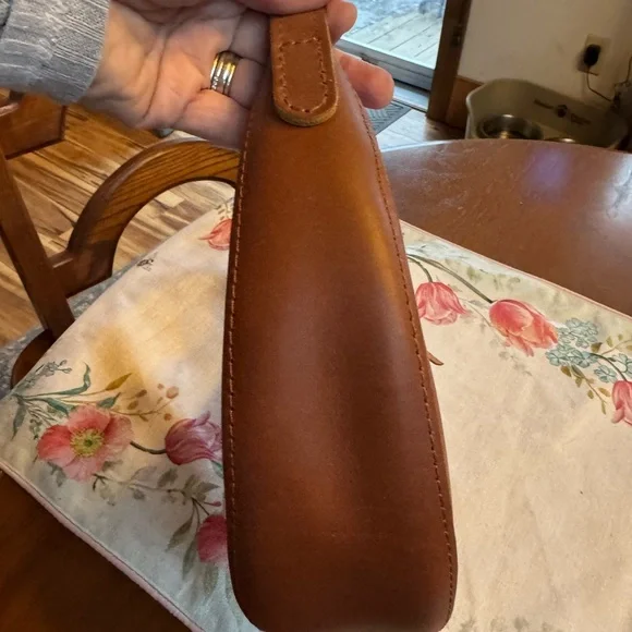 Portland Leather NWOT Honey Classic Shoulder Bag - Picture 2 of 5